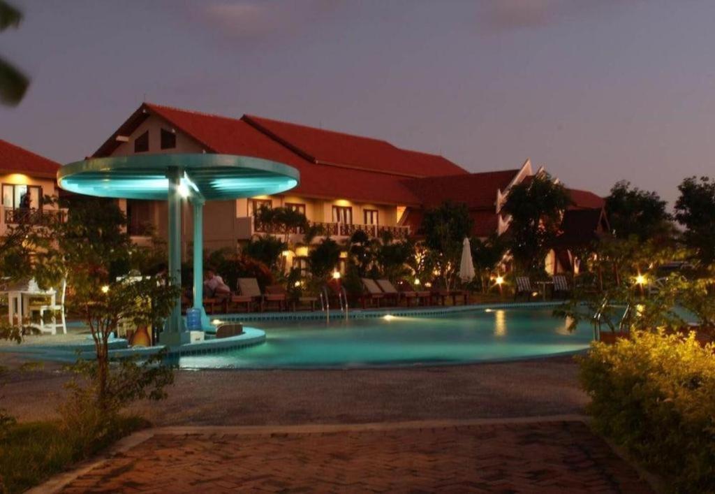 Daosavanh Resort&Spa Hotel Savannakhet Buitenkant foto